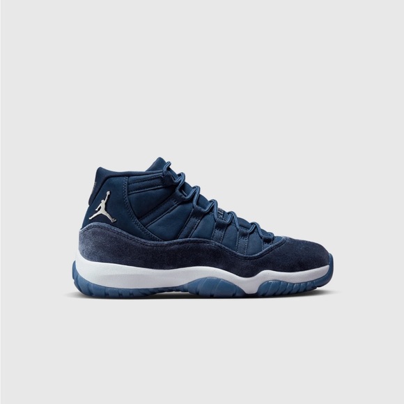 WOMEN'S AIR JORDAN 11 RETRO "MIDNIGHT NAVY" - Picture 4 of 7